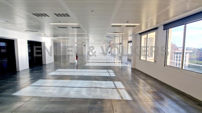 Foto 7f9a7a4b-0fe8-4b5a-a9f6-c7f1dbfc414d. Alquiler oficina s en alquiler en Sants cerca de diagonal en Barcelona