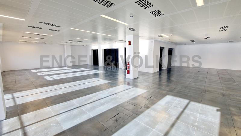 Foto d7145d37-3466-40f9-8c5a-f4d2a2655589. Location bureau avec parking dans Sants Barcelona