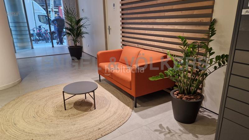 Foto 438c3143-3009-4332-95df-c73184a8c9ba. Rent office space with parking in Sants Barcelona