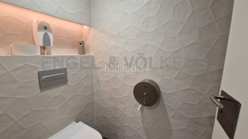 Foto bdcabc50-e70f-4f29-94bc-5514f641b636. Rent office space with parking in Sants Barcelona