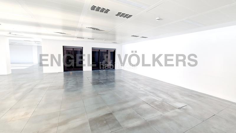Foto e45b785b-e467-4a72-b3cb-aef4b76ef2e4. Rent office space with parking in Sants Barcelona