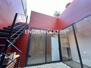 Local commercial à Sant Adrià Nord. Local comercial  despacho en venta