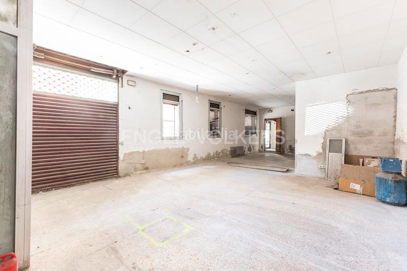 Foto f74b8b72-24e7-4074-9c18-b8a4b810ef4e. Business premise in Sants Barcelona