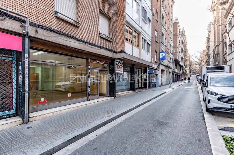 Foto 7f2d4fbe-45c8-4362-867a-bfecc81ca0b9. Alquiler local comercial local en alquiler en calle tapioles en Barcelona