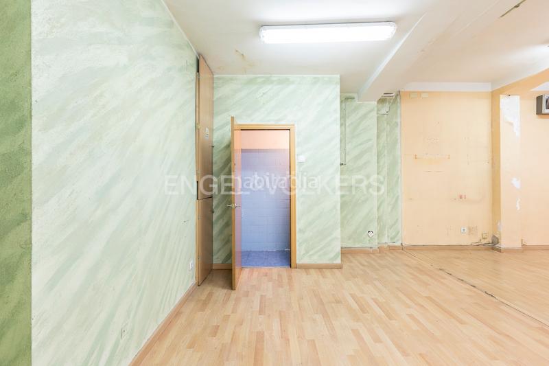 Foto 84392d43-b08d-4652-8e54-4746e264bb1b. Alquiler local comercial local en alquiler en calle tapioles en Barcelona