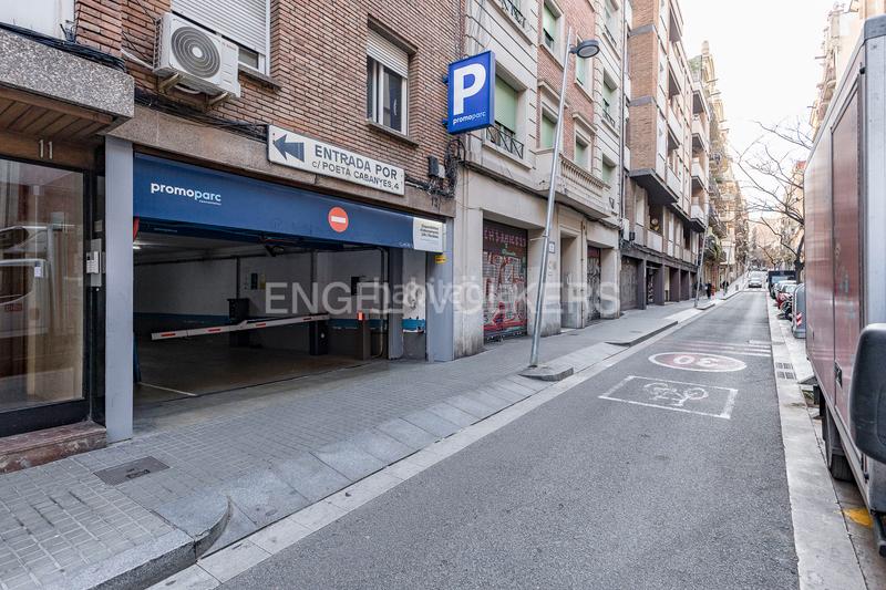 Foto b2408d8c-1c63-4839-bb4c-2870ba255259. Alquiler local comercial local en alquiler en calle tapioles en Barcelona