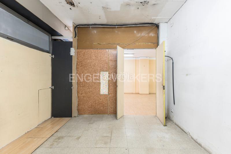 Foto eb29beb2-cfc4-4978-887a-59b453b2a856. Alquiler local comercial local en alquiler en calle tapioles en Barcelona