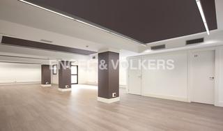 Location Bureau à La Nova Esquerra de l´Eixample. Oficina moderna en el eixample