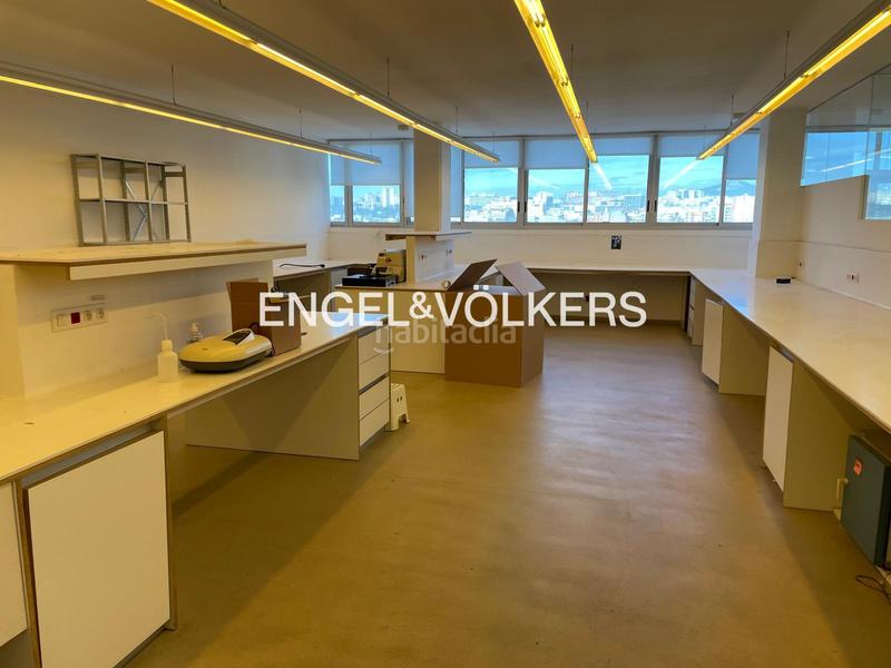 Foto a5cfbb6b-3a27-4d83-9c5a-0308ccaf7918. Location bâtiment à usage industriel dans Sant Josep Hospitalet de Llobregat (L´)