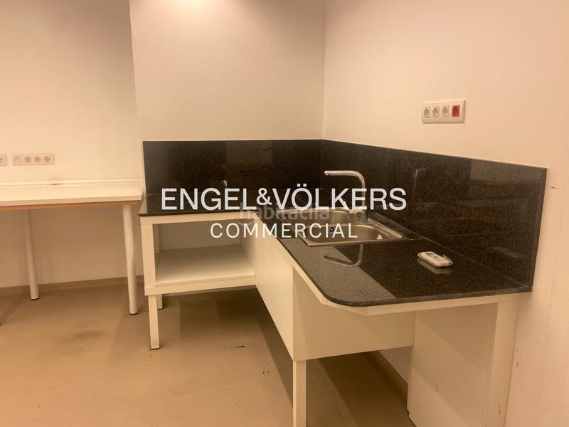 Foto e1ec3dc1-95a7-4cd0-a0e2-68aba4d7c8b4. Location bâtiment à usage industriel dans Sant Josep Hospitalet de Llobregat (L´)