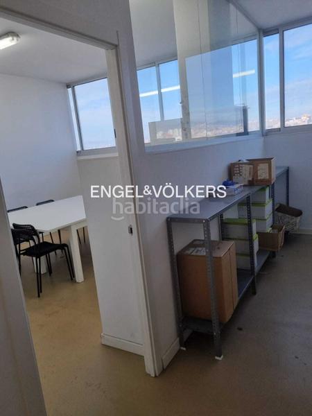 Foto f6221a8e-9231-46ca-a189-b26100affe17. Location bâtiment à usage industriel dans Sant Josep Hospitalet de Llobregat (L´)