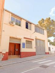 Terreny residencial a Centre. Terreno con nave para construcción de viviendas