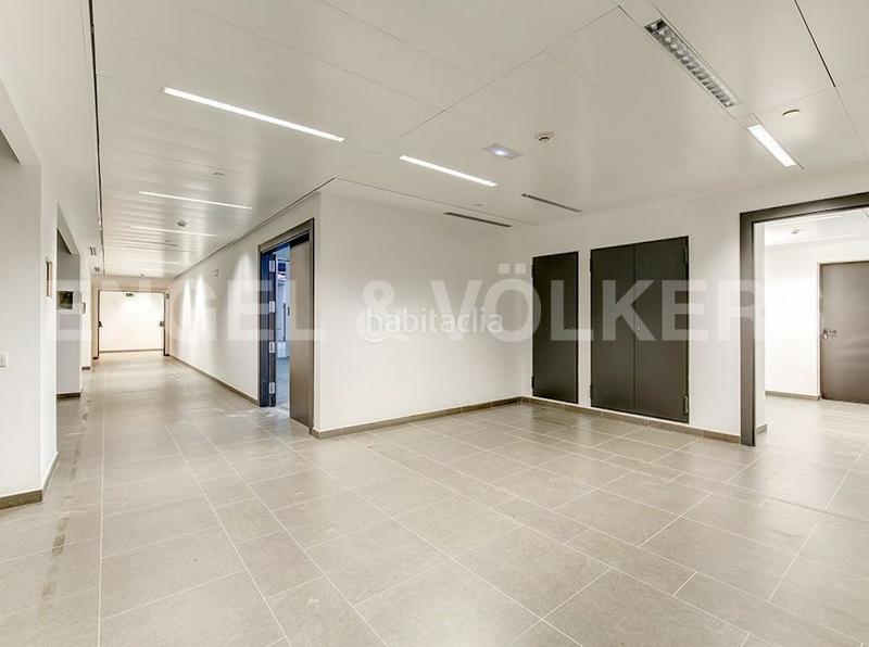 Foto 453cc3f4-56ab-4de0-bdf9-cd2685a6a14d. Location bureau dans Tres Torres Barcelona