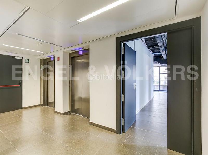 Foto 466c1780-545f-439c-854e-a7e3c7d8078a. Miete büro in Tres Torres Barcelona