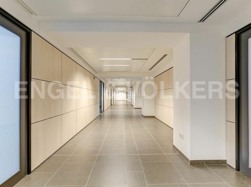 Foto d8fa711a-7525-48d6-a44c-c45b97750ae8. Miete büro in Tres Torres Barcelona