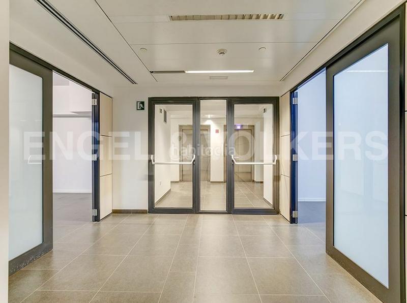 Foto f6614ce7-31e4-4a8a-b848-48ababcb723e. Alquiler local comercial clínica en bonanova en Tres Torres Barcelona