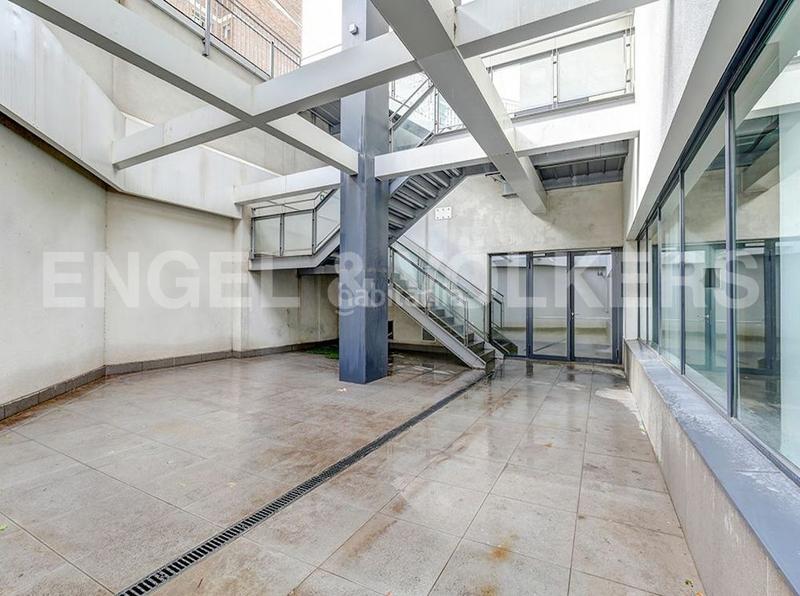 Foto 3f9ef396-f576-4a3b-8a37-618d35e0e74e. Lloguer local comercial a Tres Torres Barcelona