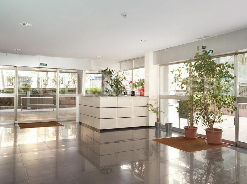 Foto 6259535c-1cbb-41f2-8f05-a4c50a2a398a. Lloguer local comercial a Tres Torres Barcelona