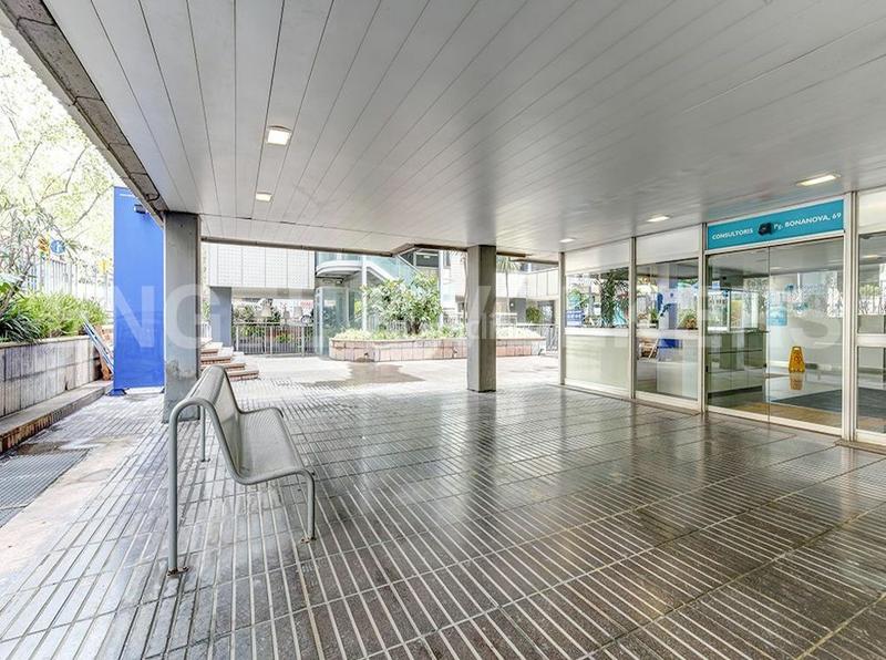 Foto 62b90a3d-233e-4bf7-84fa-ffa68e9b9dee. Lloguer local comercial a Tres Torres Barcelona