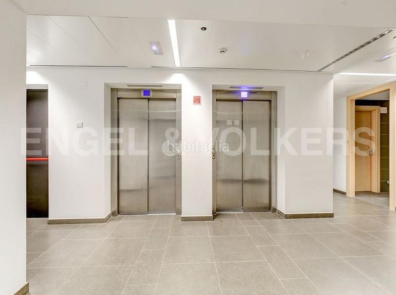 Foto ca4c3c4c-40a9-408a-a23d-4f09cd5e0be1. Lloguer local comercial a Tres Torres Barcelona