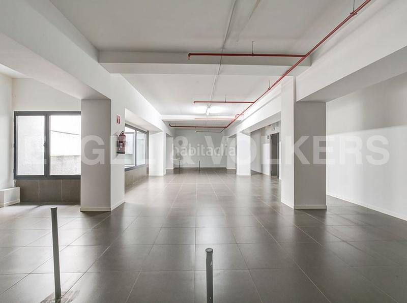 Foto e8536eda-5523-453f-a0c0-ef978b113ab3. Lloguer local comercial a Tres Torres Barcelona