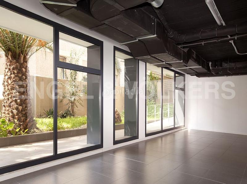 Foto 10cc4d8e-9132-41fc-a60f-95dda8eaf9ae. Rent business premise in Tres Torres Barcelona