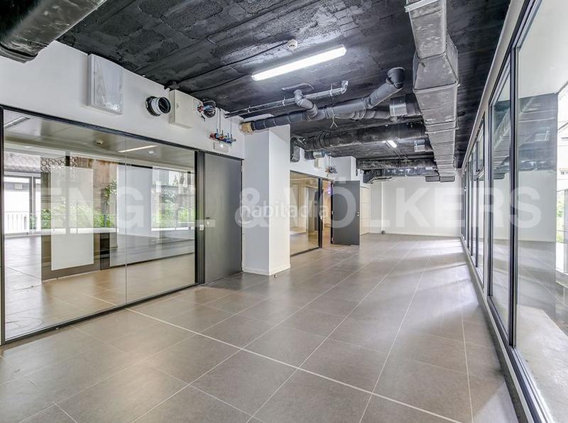 Foto 23edff1d-ad52-46c6-8866-c5a6defd76fd. Rent business premise in Tres Torres Barcelona