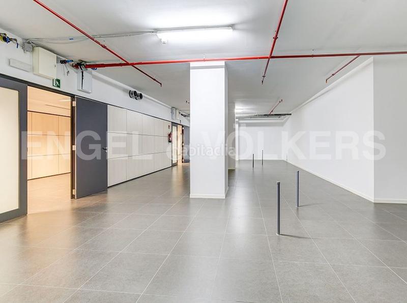 Foto f96e8929-089f-4a84-b706-dd377c9194be. Rent business premise in Tres Torres Barcelona