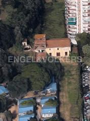 Terreny residencial a Calella. Gran parcela plana junto al pueblo y playa