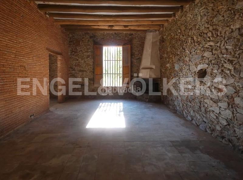 Foto 638920dd-b962-4136-a864-6f816d46c859. Terreno residencial gran parcela plana junto al pueblo y playa en Calella