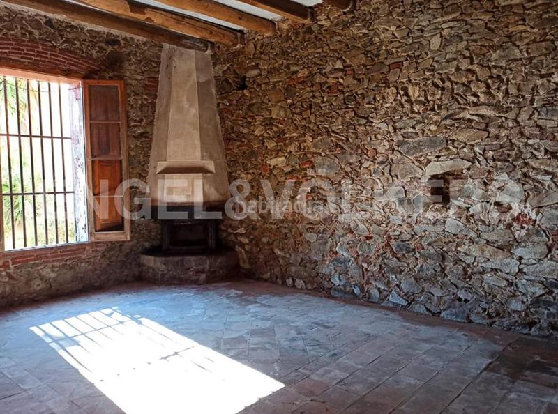 Foto f3140ce8-667c-4055-b6a2-59753d9f18b8. Terreno residencial gran parcela plana junto al pueblo y playa en Calella