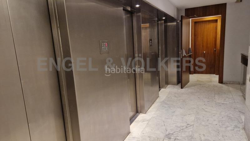 Foto d54440de-63a7-4ab4-a1c0-6f3a82ce93b7. Miete büro mit parking in L´Antiga Esquerra de l´Eixample Barcelona