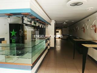 Lloguer Local Comercial a Part Alta. Local en zona comercial establecida, ideal para comercio, restau