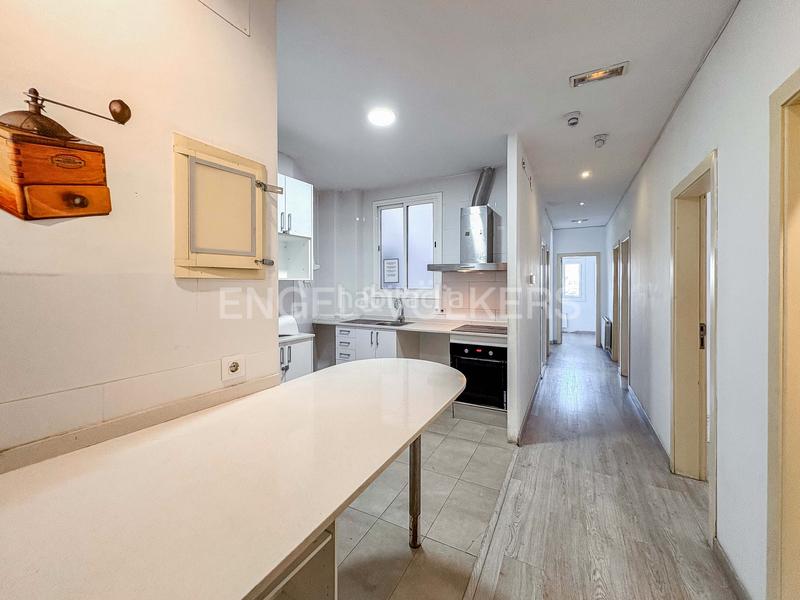 Foto 5ac464f4-d46a-4235-9fe3-e5f766852df9. Location bureau dans Sant Gervasi - Galvany Barcelona