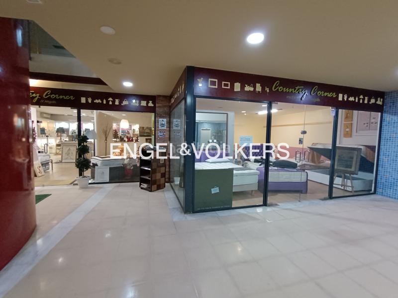 Foto e79e0ce4-a4f9-4a19-93a4-5e480d8d2ca0. Local comercial 3 locales comerciales en vilanova en Vilanova i la Geltrú