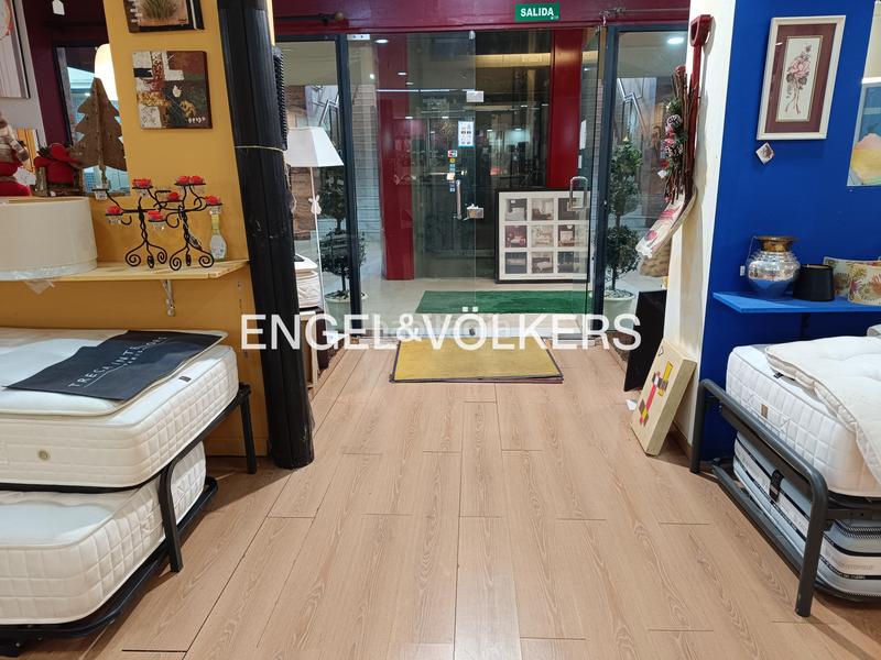 Foto f005e5c5-0bca-4c8e-b323-b5a6bc469d4a. Local comercial 3 locales comerciales en vilanova en Vilanova i la Geltrú