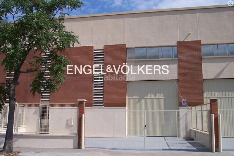 Foto 435800aa-a211-4c40-beca-09983003f9f5. Affitto capannone industriale in Centre Badalona