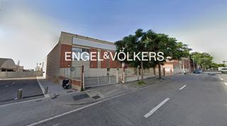 Miete Fabrikhalle in Centre. Nave en alquiler en badalona