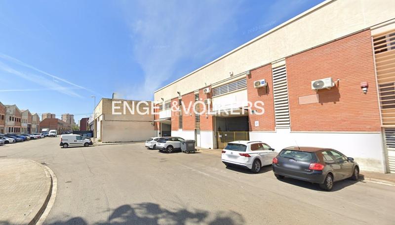 Foto ac9058fc-b483-476f-ada8-a83c54c09fe0. Location bâtiment à usage industriel dans Centre Badalona