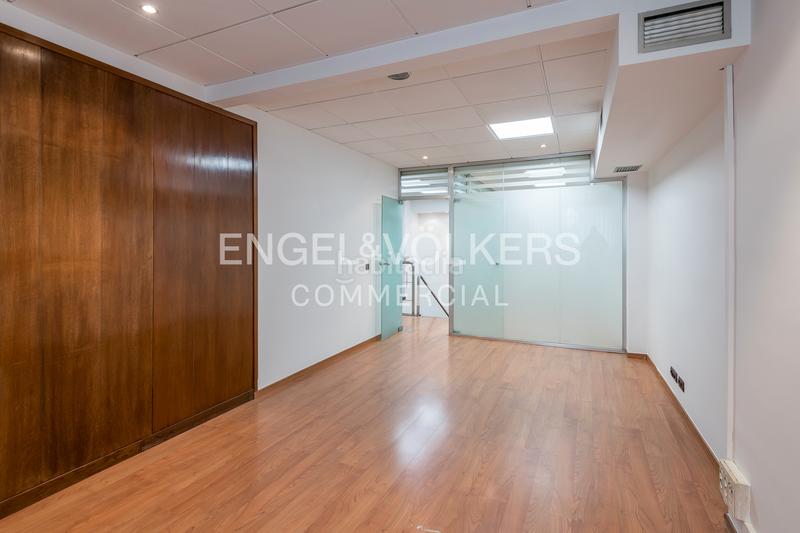 Foto 7474a84a-8cfc-4d56-9419-edc6e49e00a5. Location bureau avec parking dans Dreta de l´Eixample Barcelona