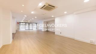 Miete Büro in Dreta de l´Eixample. Oficinas modernas en planta baja en el centro