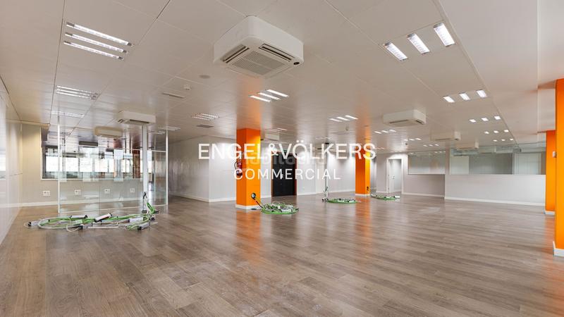 Foto 66cdb3d6-e145-4d44-89ff-eee020985fda. Rent office space with parking in Dreta de l´Eixample Barcelona