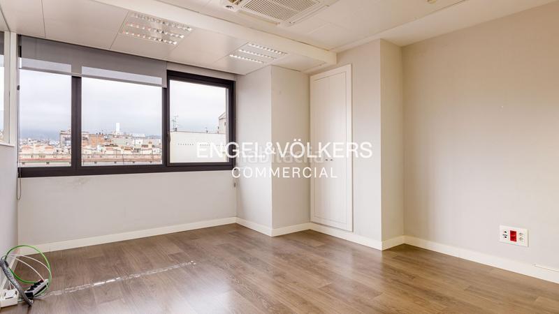 Foto 8635cf67-cf57-4372-a3e3-cb0fbc16c2fb. Rent office space with parking in Dreta de l´Eixample Barcelona