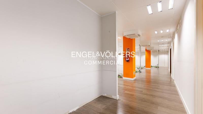 Foto 8b4b60db-8e8e-4457-8960-945e08a2aa77. Rent office space with parking in Dreta de l´Eixample Barcelona