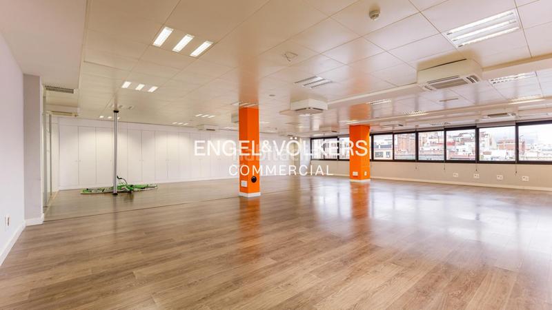 Foto bb1fa8d1-65aa-4726-8be1-d78face4e311. Rent office space with parking in Dreta de l´Eixample Barcelona