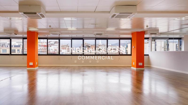 Foto dbe1b209-43ef-4518-8221-563a4cdde02a. Rent office space with parking in Dreta de l´Eixample Barcelona