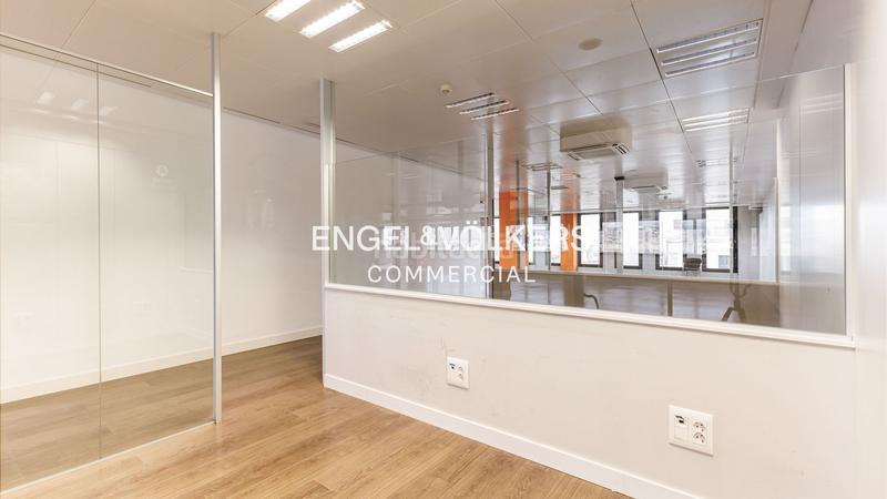 Foto de4ef5f8-c5e1-4a07-9f4d-8aafedfd57c0. Rent office space with parking in Dreta de l´Eixample Barcelona