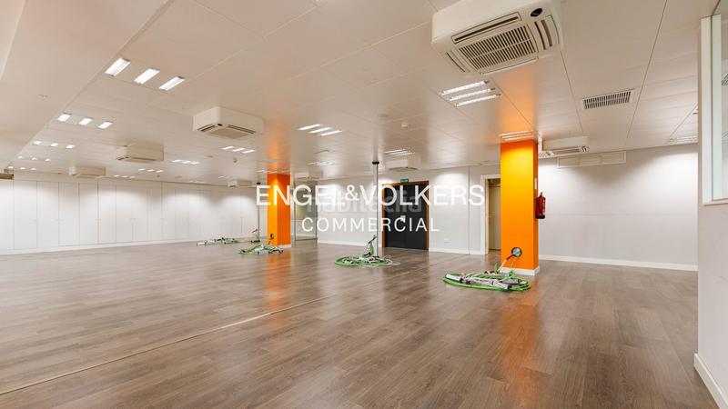 Foto ea02cd8d-1192-4695-a4ba-bb991a1c2ec2. Rent office space with parking in Dreta de l´Eixample Barcelona
