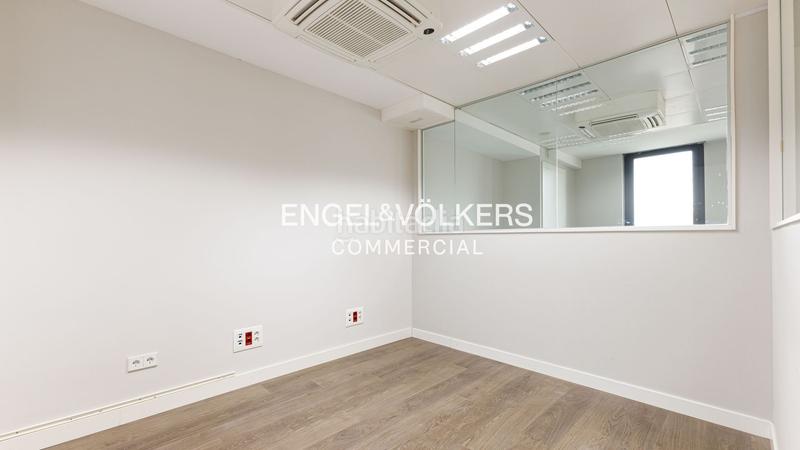 Foto f811c82b-74ec-41fd-9a25-4ed948ca8d5a. Rent office space with parking in Dreta de l´Eixample Barcelona