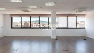 Alquiler Oficina en Dreta de l´Eixample. Oficina atico con vistas en el centro